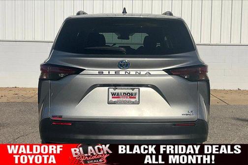 2022 Toyota Sienna LE