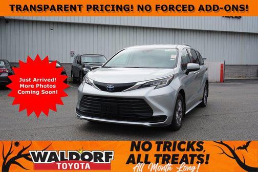 2022 Toyota Sienna LE