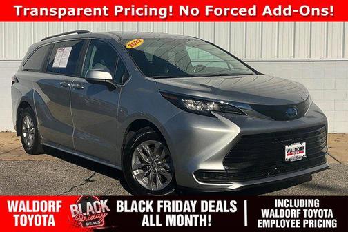 2022 Toyota Sienna LE