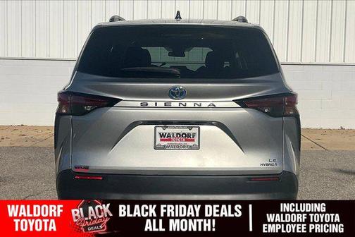 2022 Toyota Sienna LE