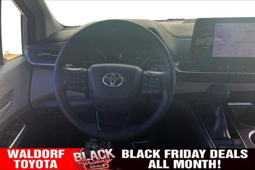 2022 Toyota Sienna LE