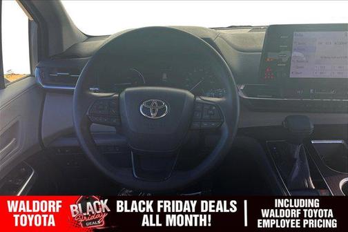 2022 Toyota Sienna LE