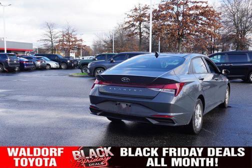 2023 Hyundai ELANTRA SE