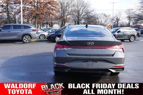 2023 Hyundai ELANTRA SE