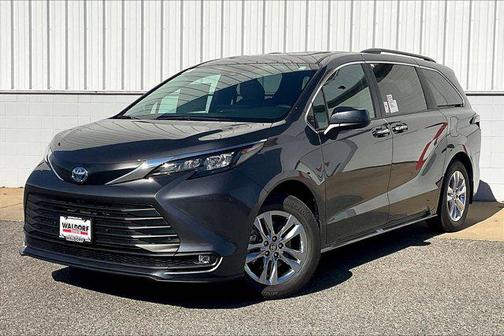 2025 Toyota Sienna XLE 7 Passenger