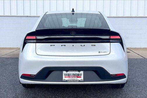 2026 Toyota Prius Plug-In Hybrid SE