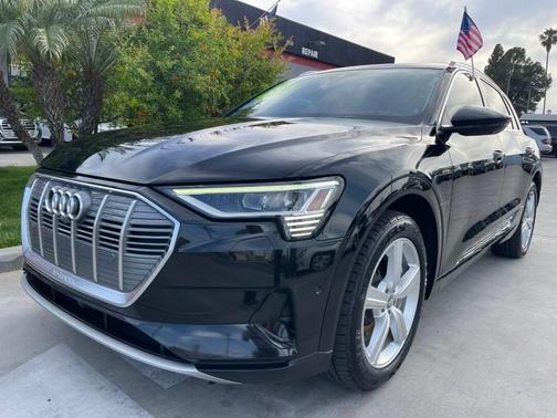 2019 Audi e-tron quattro Premium Plus