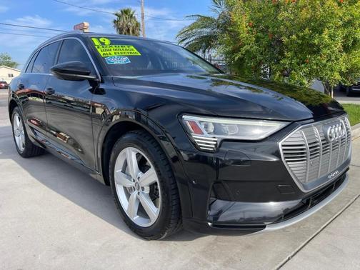 2019 Audi e-tron quattro Premium Plus