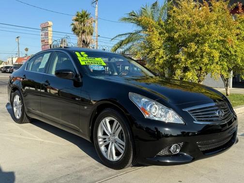 2015 INFINITI Q40 Base