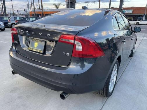 2012 Volvo S60 T5 Premier