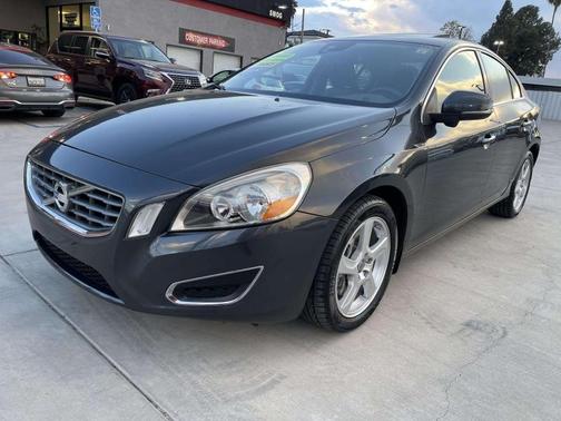 2012 Volvo S60 T5 Premier