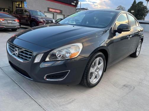 2012 Volvo S60 T5 Premier
