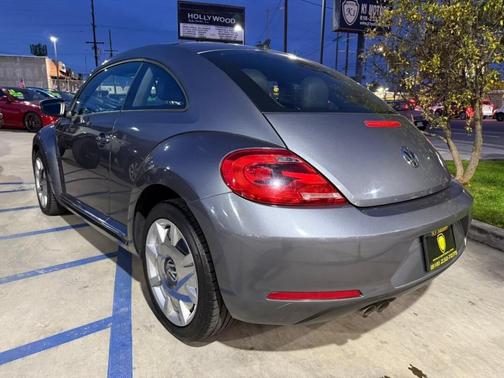 2013 Volkswagen Beetle 2.5LW/SUNROOF AND NAV