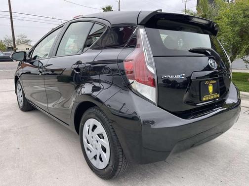 2016 Toyota Prius c Two