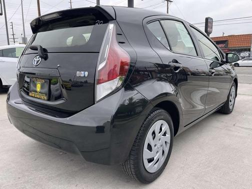 2016 Toyota Prius c Two