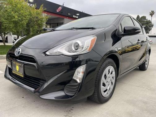 2016 Toyota Prius c Two