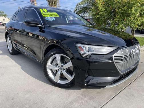 2019 Audi e-tron quattro Premium Plus