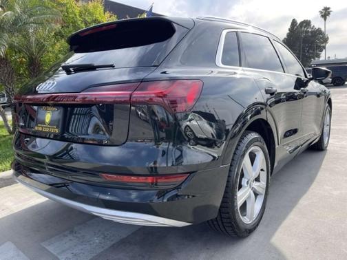 2019 Audi e-tron quattro Premium Plus