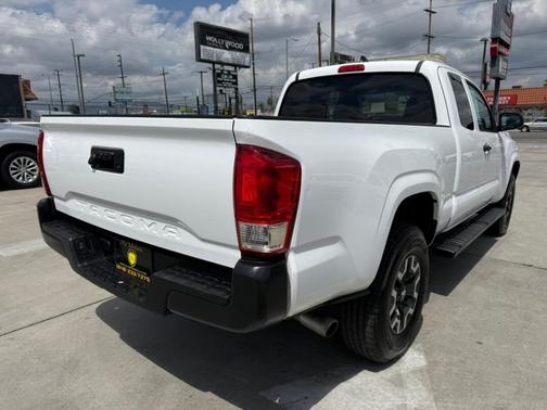 White 2019 Toyota Tacoma SR