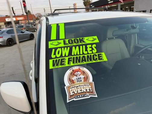 2011 Chrysler Town & Country Touring-L