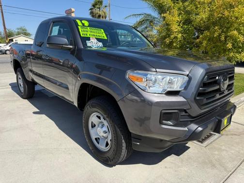 2019 Toyota Tacoma SR
