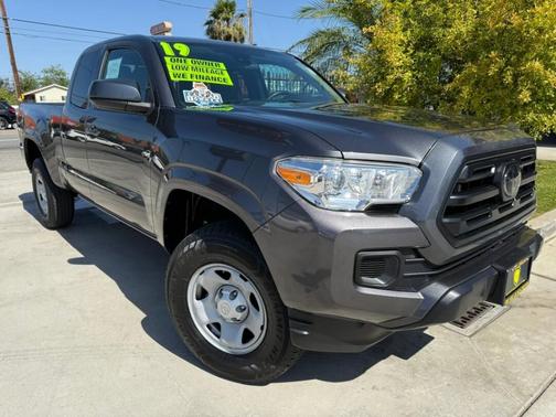 2019 Toyota Tacoma SR