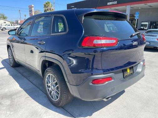 2016 Jeep Cherokee Sport