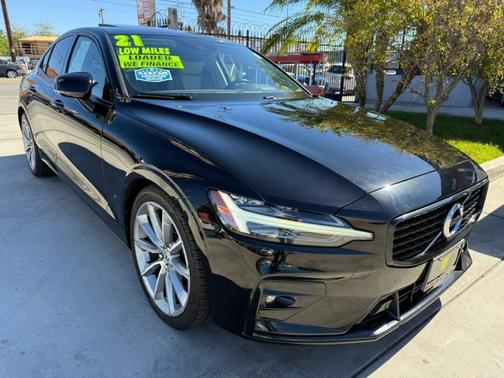 2021 Volvo S60 T5 Momentum