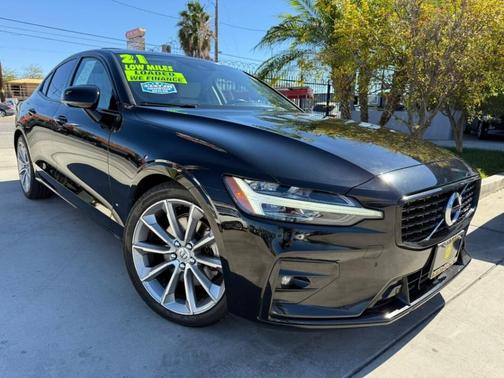 2021 Volvo S60 T5 Momentum