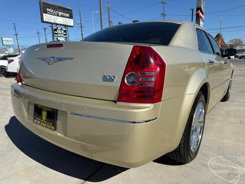 2010 Chrysler 300 Touring/Signature/Executive Series