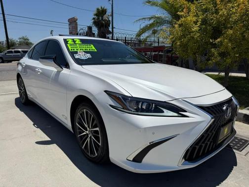 2022 Lexus ES 300h Premium