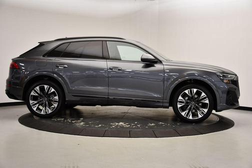2025 Audi Q8 55 Premium