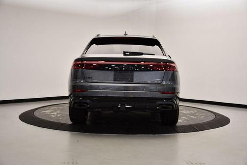 2025 Audi Q8 55 Premium