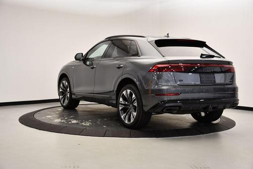 2025 Audi Q8 55 Premium