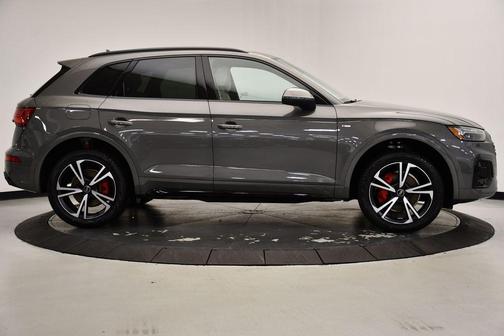 2025 Audi Q5 45 S line quattro Premium