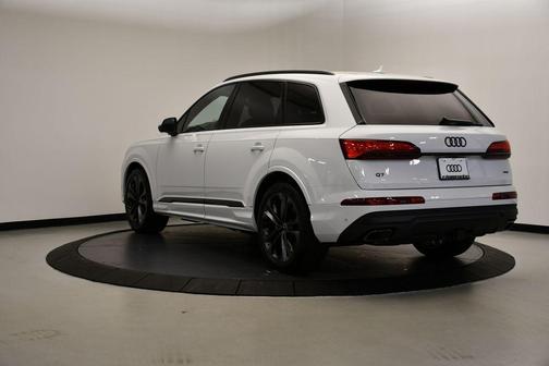 2025 Audi Q7 55 Premium