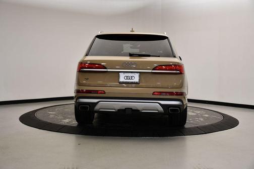 2025 Audi Q7 55 Premium Plus