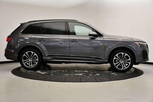 2025 Audi Q7 45 Premium Plus