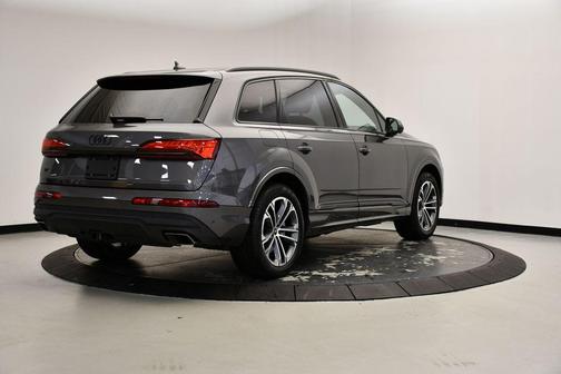 2025 Audi Q7 45 Premium Plus