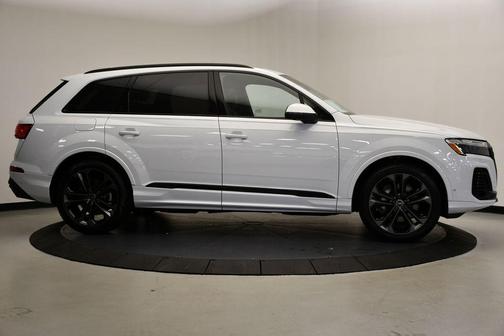 2025 Audi Q7 55 Premium