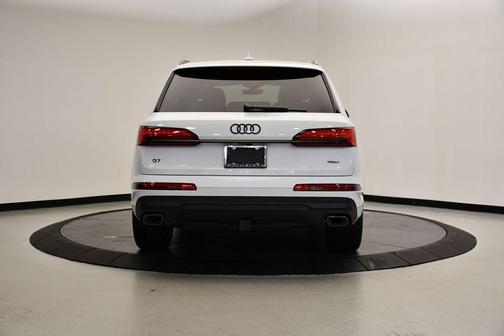2025 Audi Q7 55 Premium