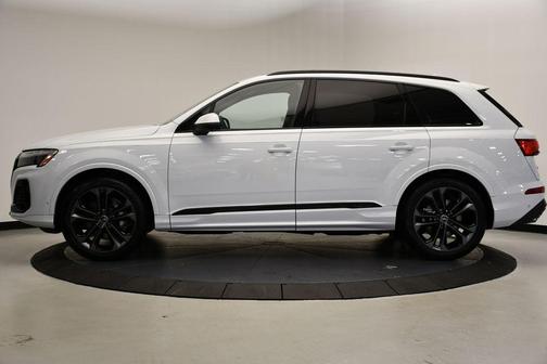 2025 Audi Q7 55 Premium