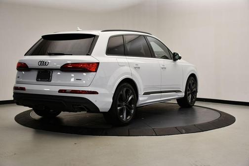 2025 Audi Q7 55 Premium