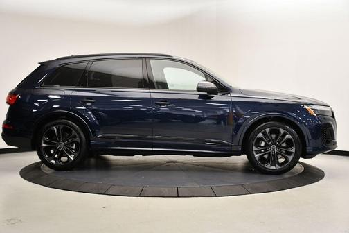 2025 Audi Q7 55 Premium