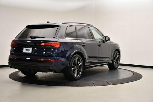 2025 Audi Q7 55 Premium
