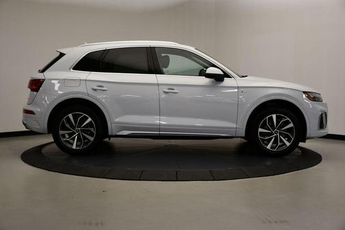 2022 Audi Q5 45 S line Premium Plus