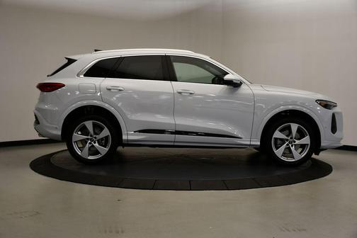 2025 Audi Q5 2.0T quattro Premium