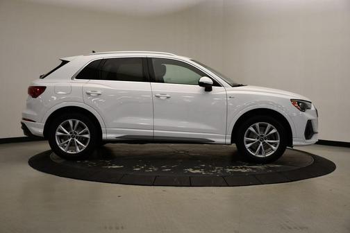 2022 Audi Q3 45 S line Premium