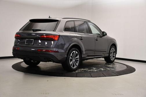 2025 Audi Q7 45 Premium Plus