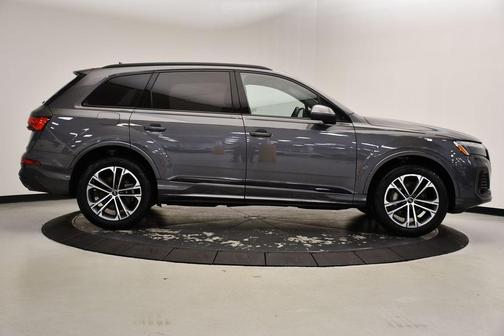2025 Audi Q7 45 Premium Plus